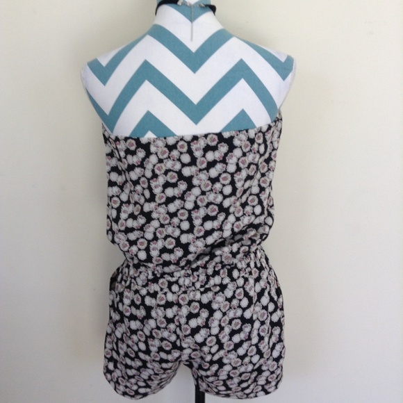 Collective Concepts | Romper with pockets - Picture 2 of 4